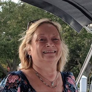 Meet your Posher, Laura